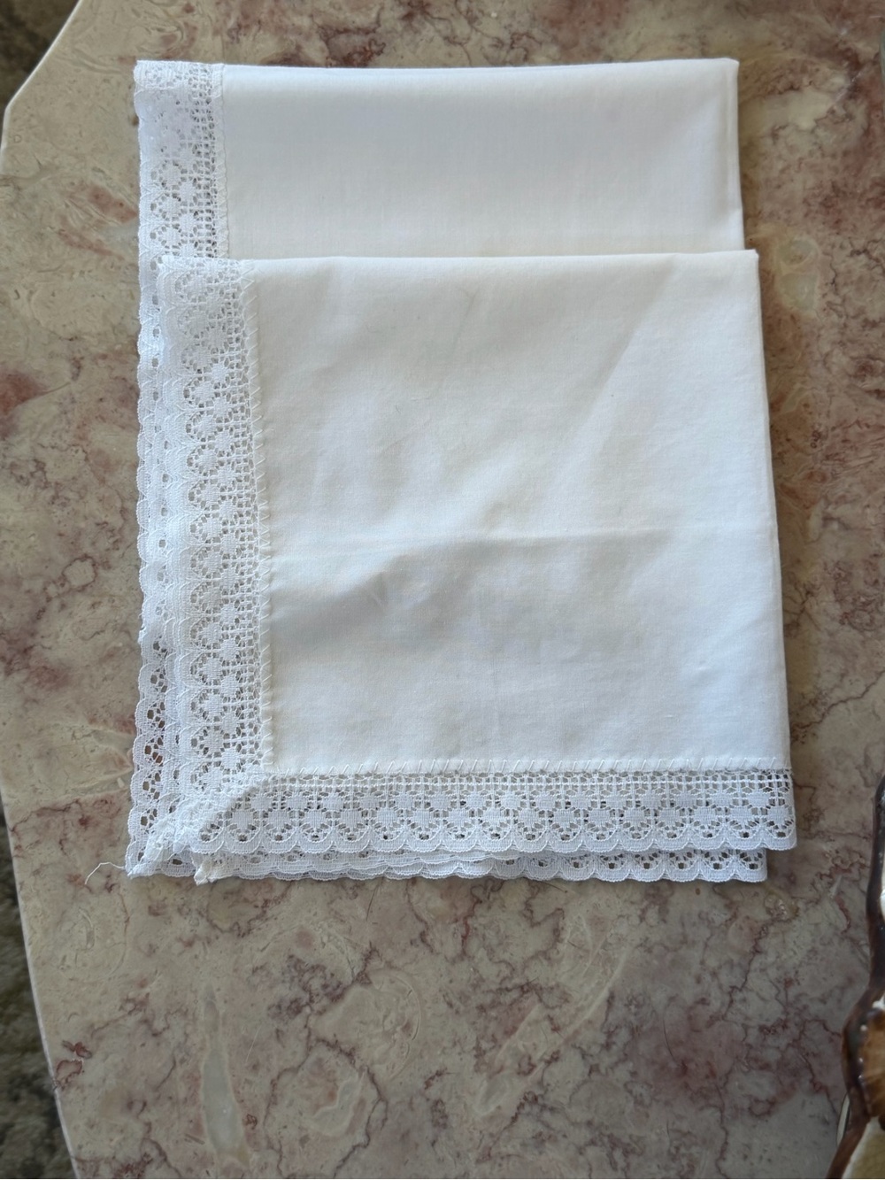 EUC~Set Of 2 Vintage White Lace Handkerchief’s
